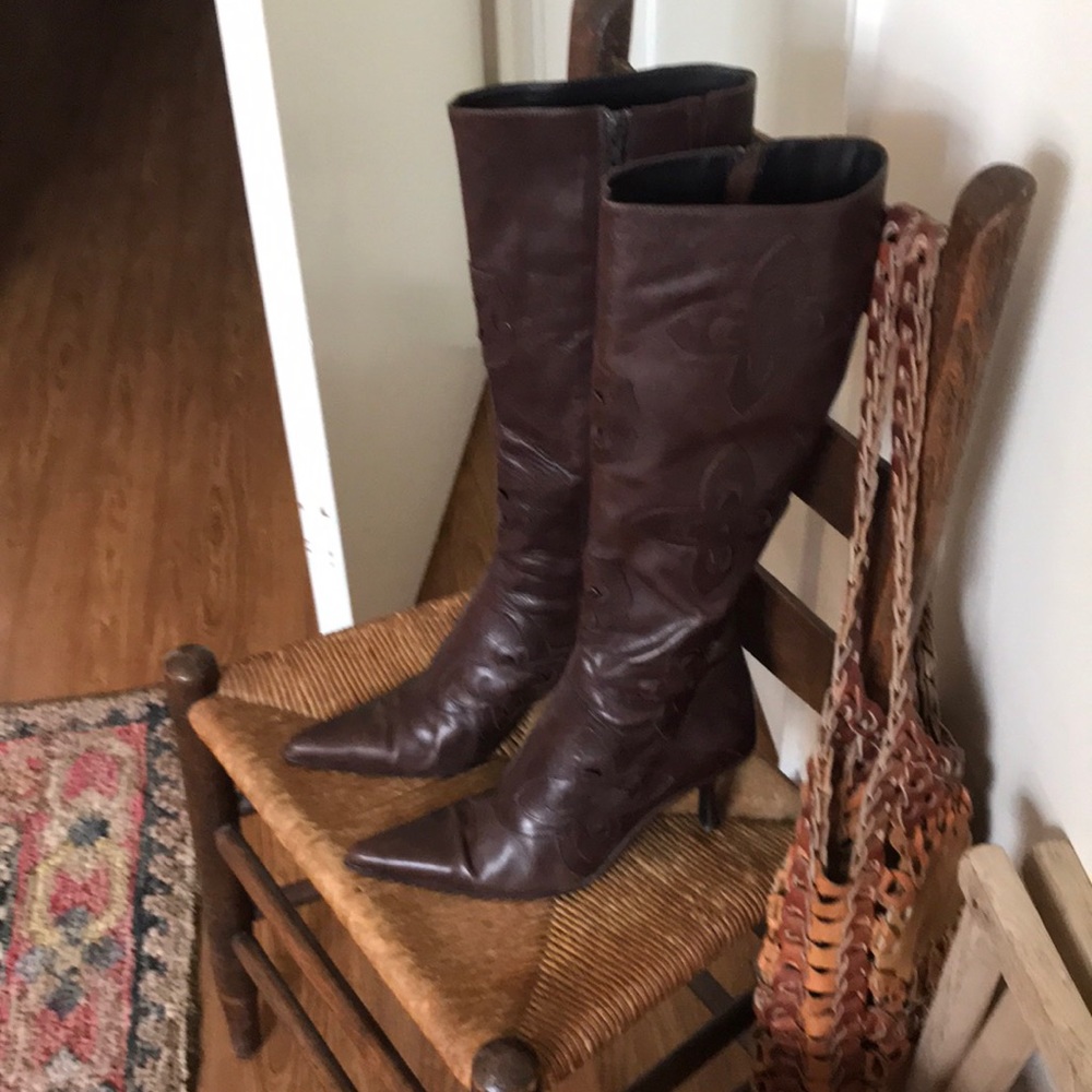 COPY - Leather cowboy boots. 9